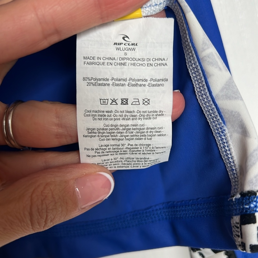 Rip Curl Rash Guard With Zipper Size Small - image 5